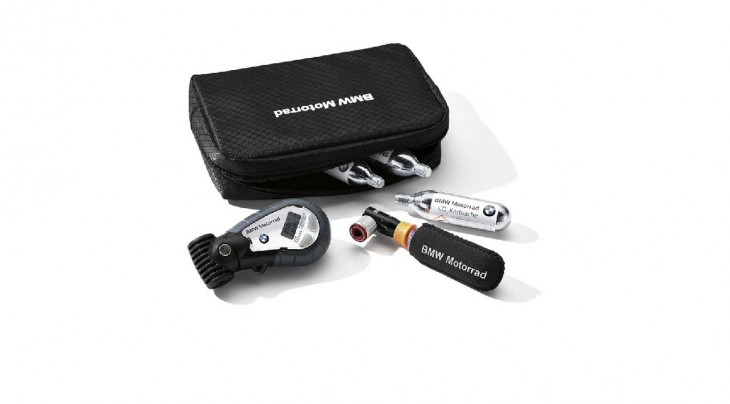 BMW Motorrad product van de maand - Reisset bandenspanning 